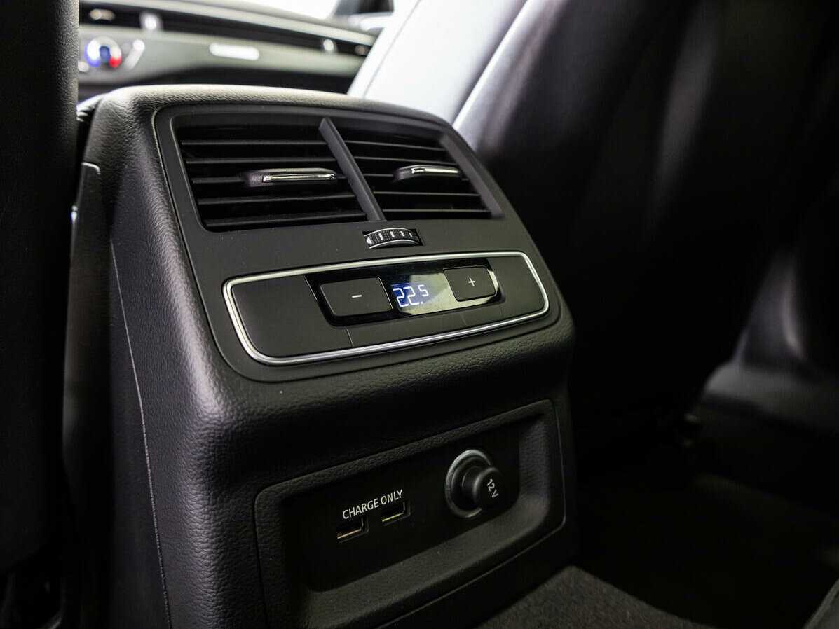Audi A4 2019 года с пробегом. Фото: #18