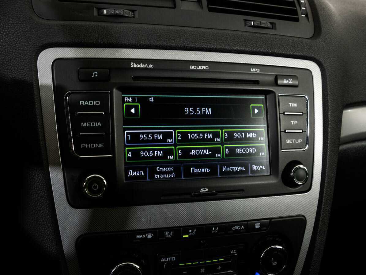 Б/У Шкода Октавия 2013 года. Фото: #14