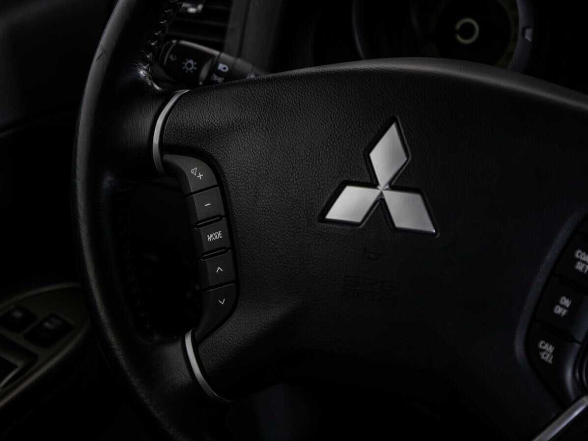 Mitsubishi Pajero 2018 года с пробегом. Фото: #12