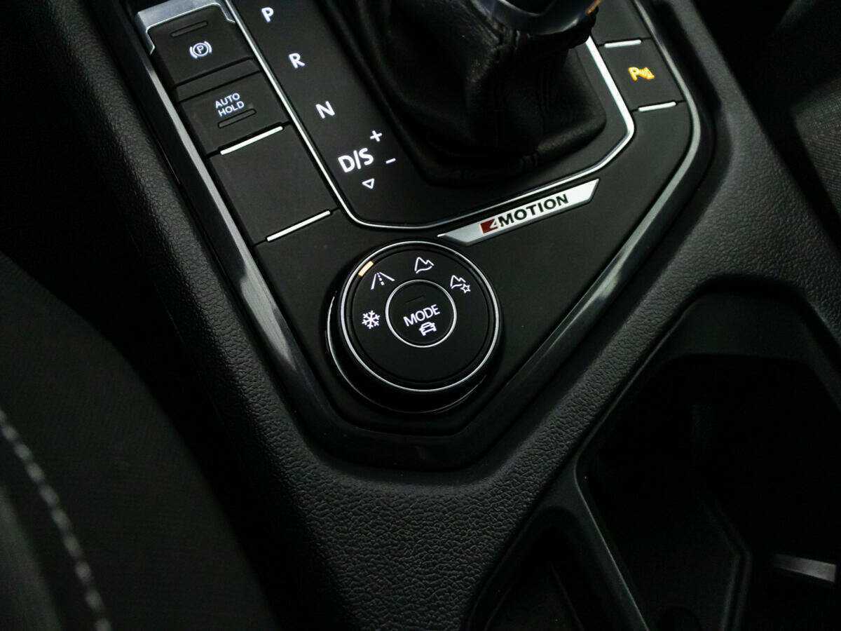 Б/У Фольксваген Тигуан 2018 года. Фото: #16