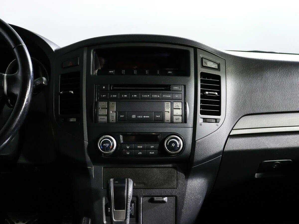 Б/У Митсубиши Паджеро 2013 года. Фото: #9