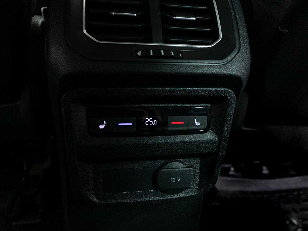 Б/У Фольксваген Тигуан 2017 года. Фото: #21