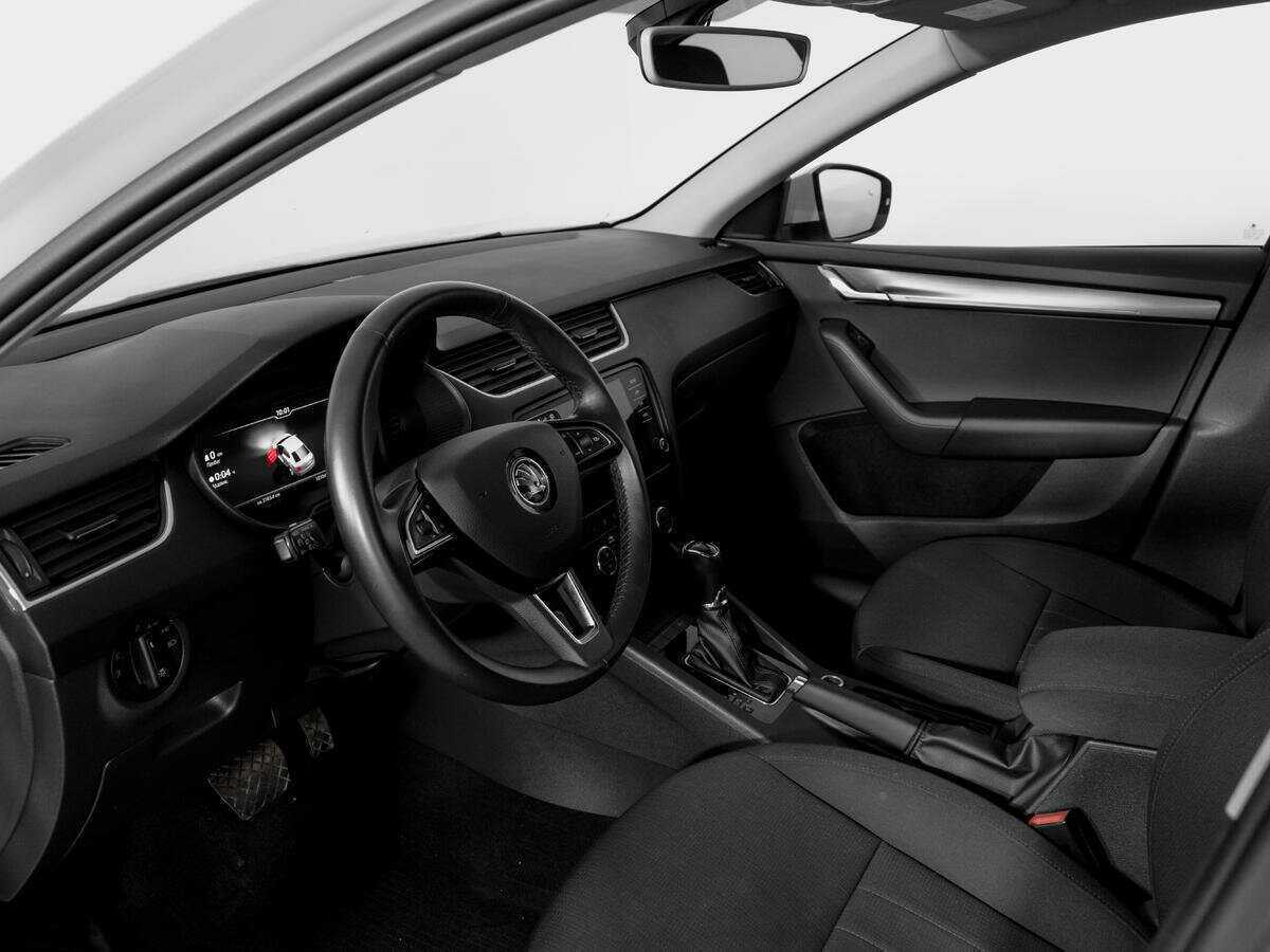 Б/У Шкода Октавия 2019 года. Фото: #15