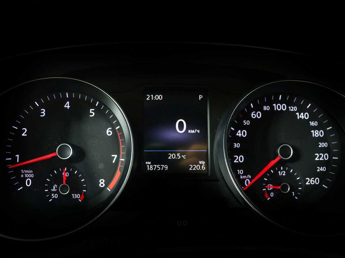 Б/У Фольксваген Пассат 2017 года. Фото: #8