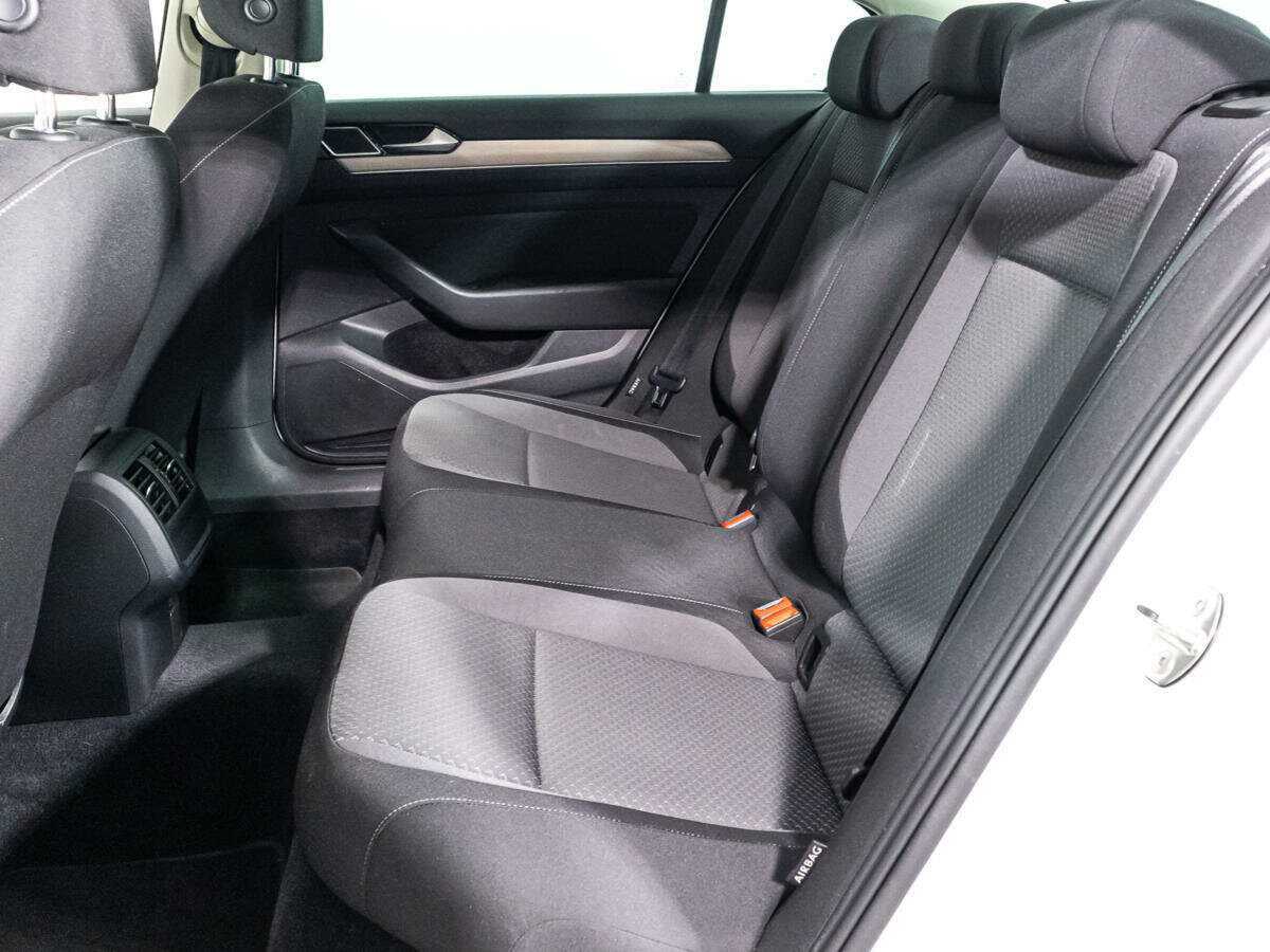 Б/У Фольксваген Пассат 2017 года. Фото: #9