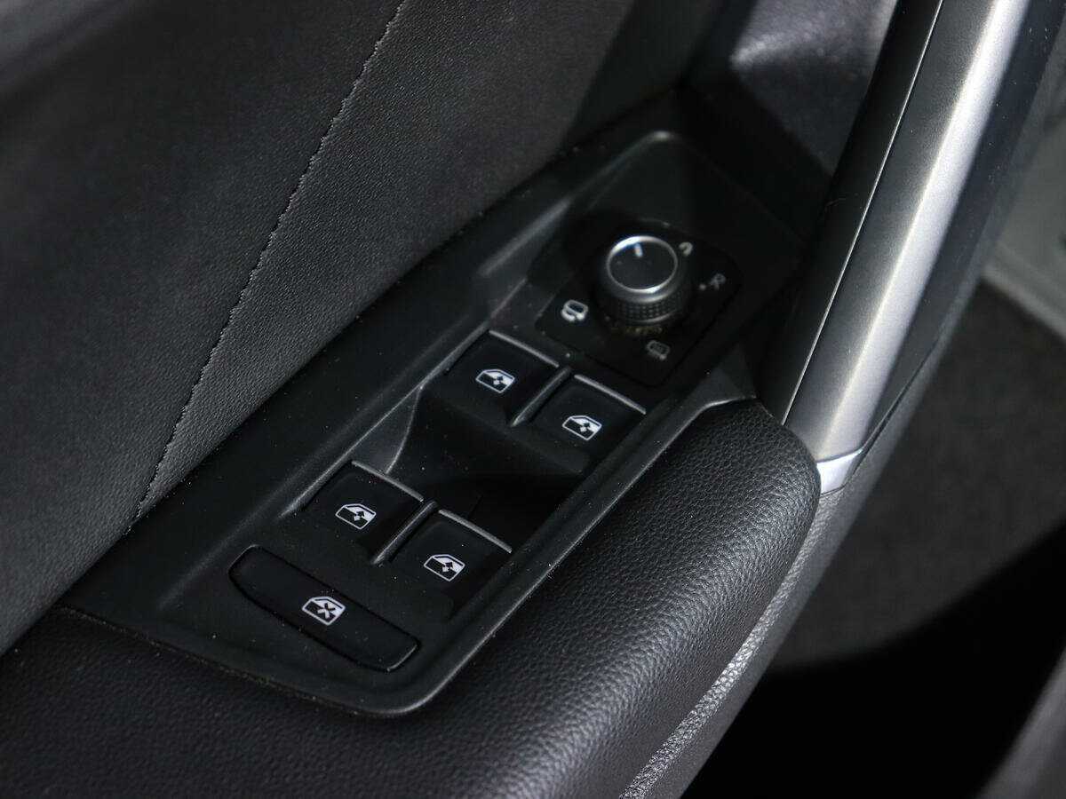 Б/У Фольксваген Тигуан 2018 года. Фото: #14