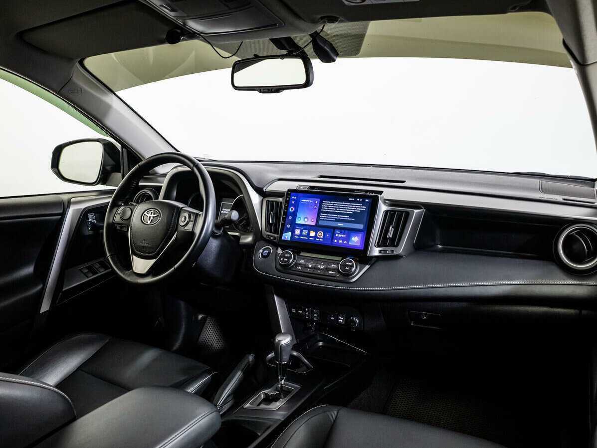 Б/У Тойота Рав4 2016 года. Фото: #8