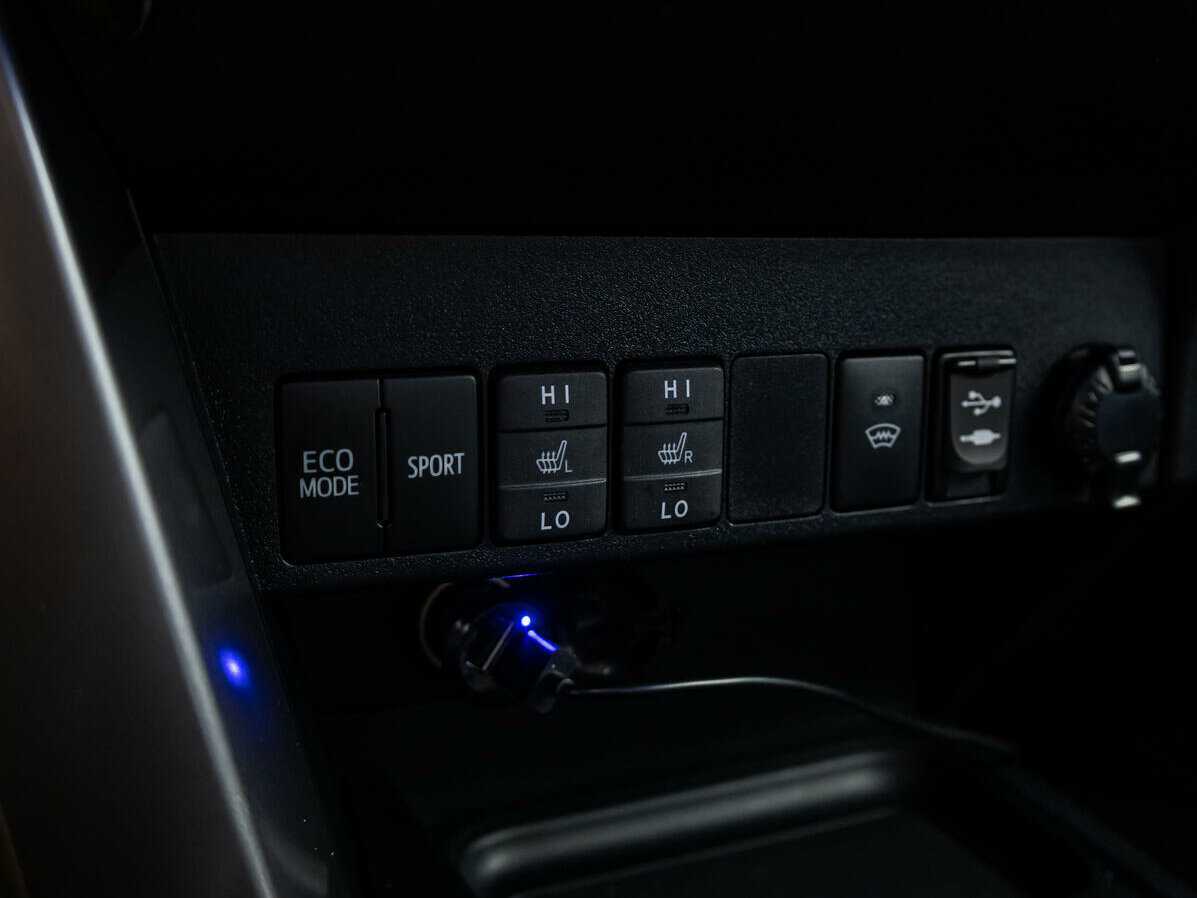 Б/У Тойота Рав4 2016 года. Фото: #16