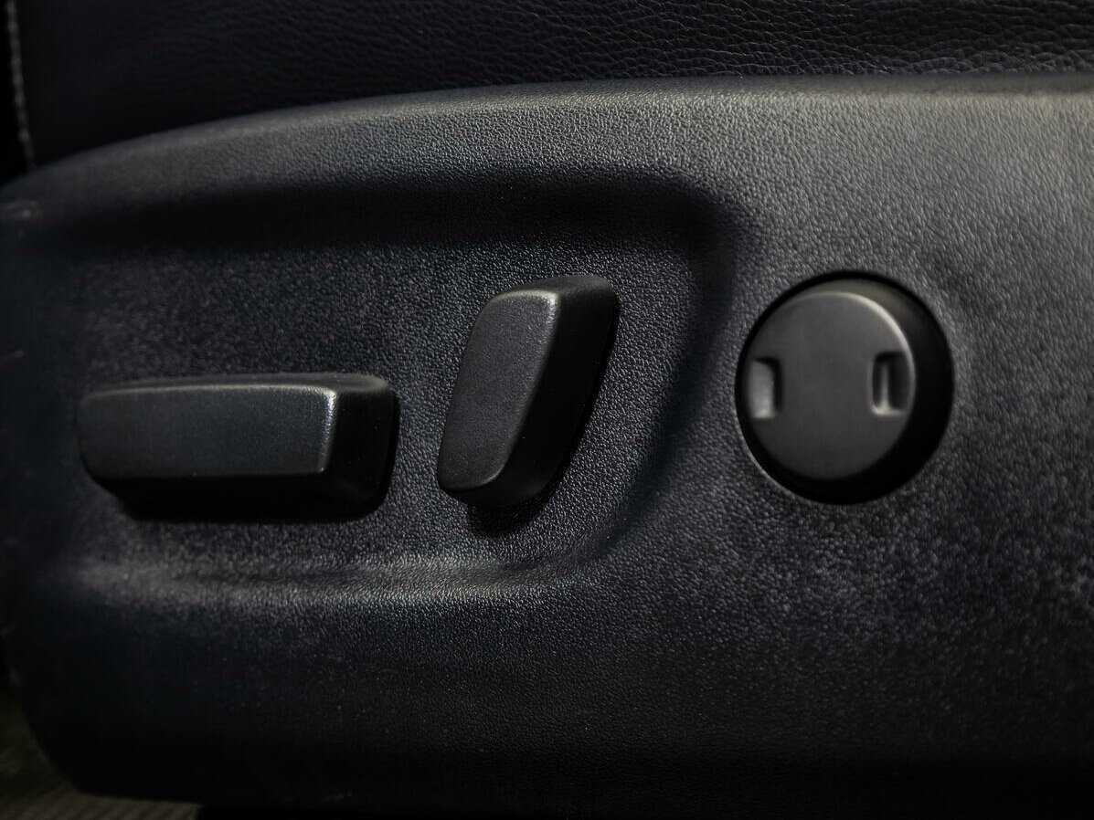 Б/У Тойота Рав4 2016 года. Фото: #17