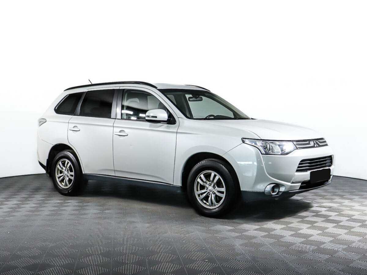 Mitsubishi Outlander 2013 года с пробегом. Фото: #1