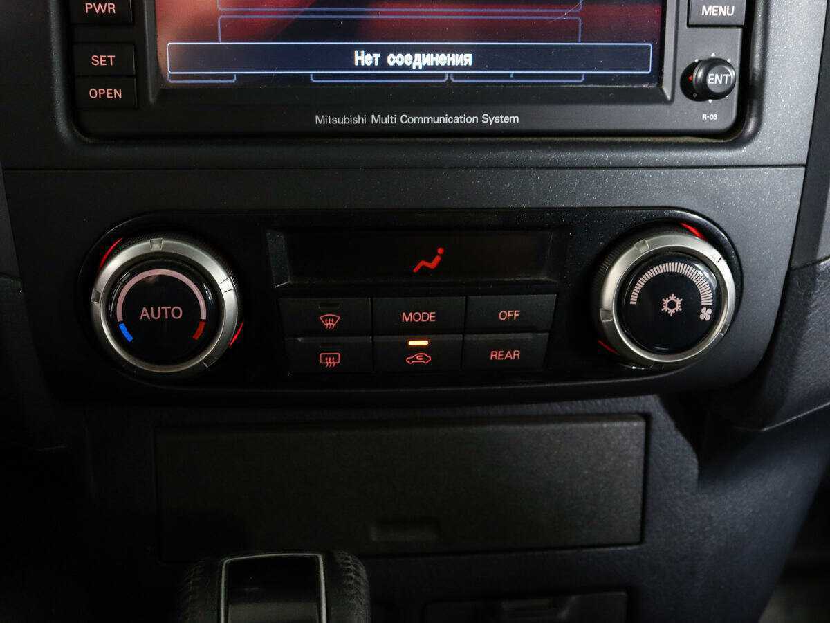 Б/У Митсубиши Паджеро 2012 года. Фото: #20