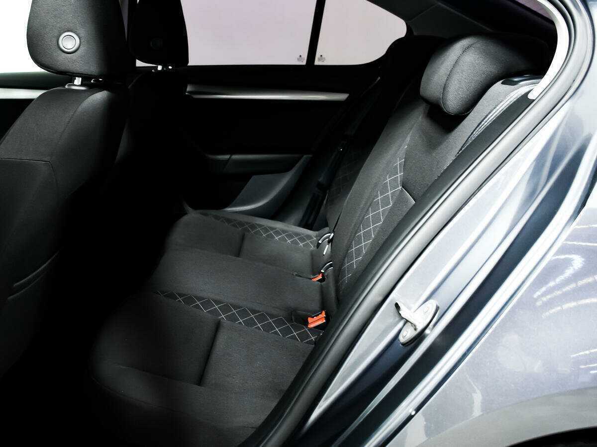 Б/У Шкода Октавия 2019 года. Фото: #11