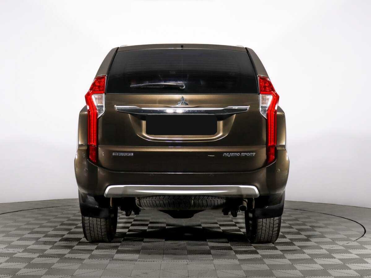Mitsubishi Pajero Sport 2017 года с пробегом. Фото: #5