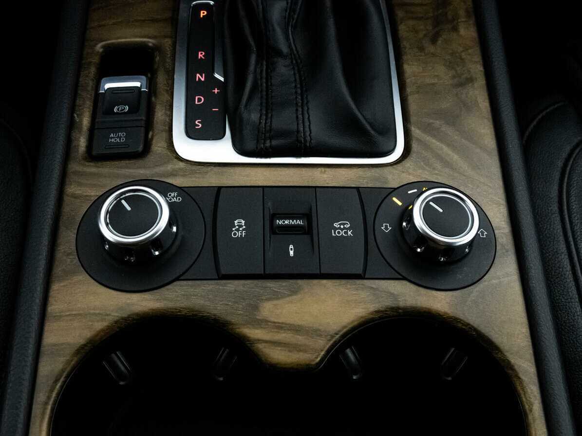 Б/У Фольксваген Туарег 2012 года. Фото: #14