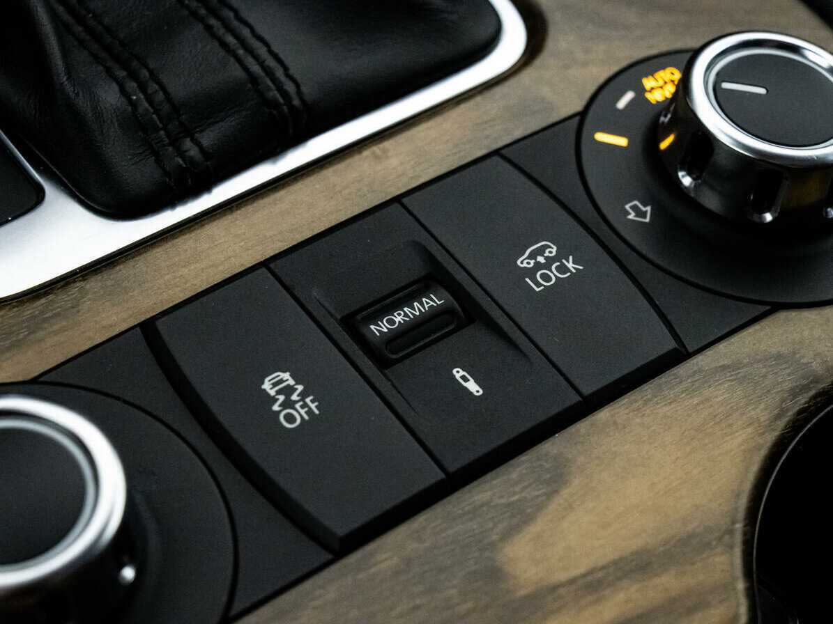 Б/У Фольксваген Туарег 2012 года. Фото: #15