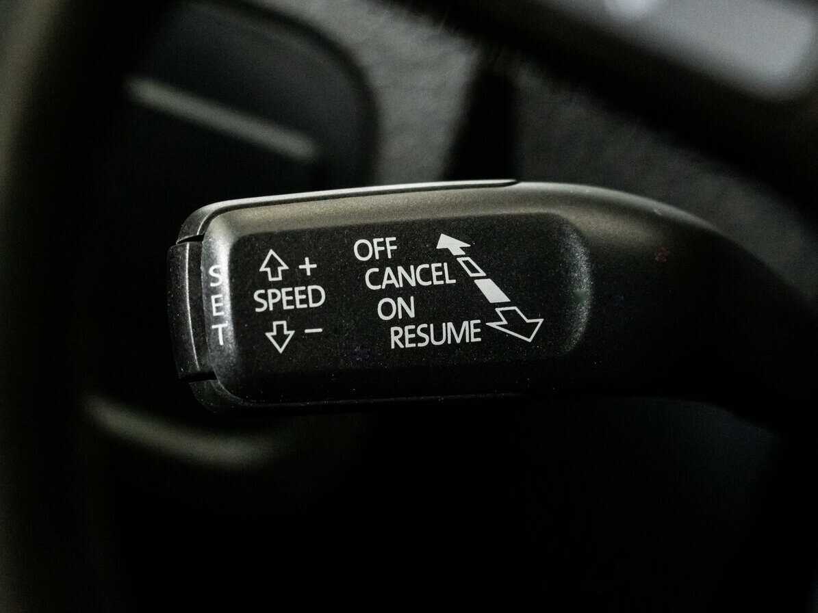 Б/У Фольксваген Туарег 2012 года. Фото: #16