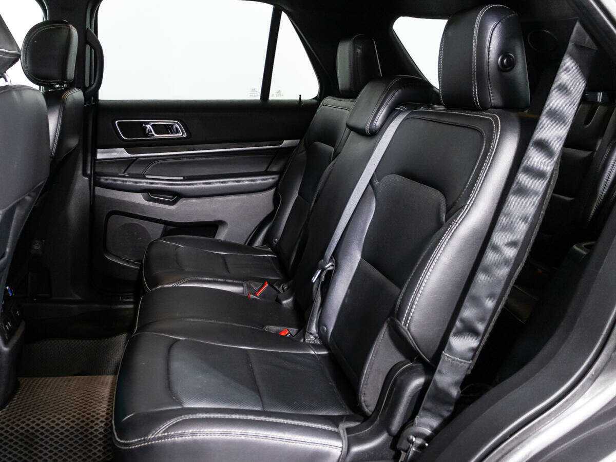 Ford Explorer 2017 года с пробегом. Фото: #9