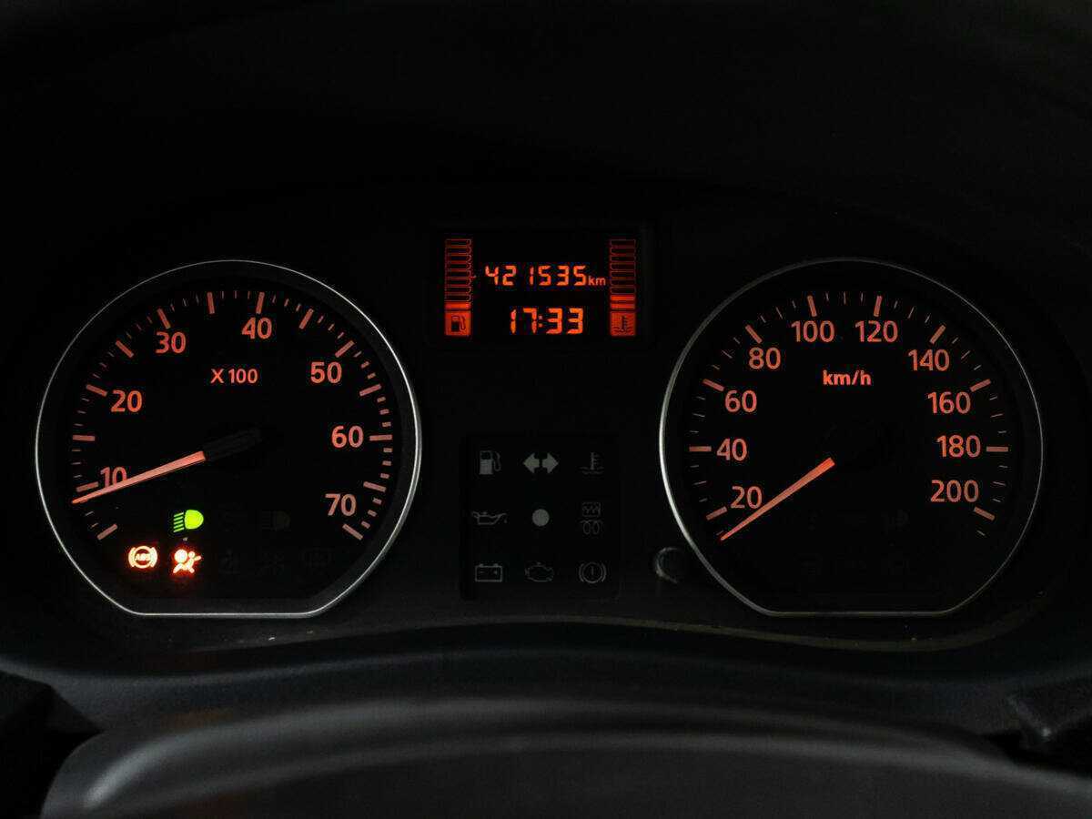 Б/У Ниссан Альмера 2014 года. Фото: #11