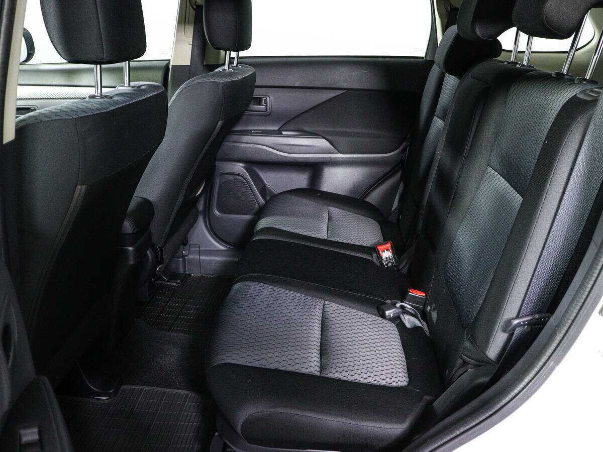 Mitsubishi Outlander 2013 года с пробегом. Фото: #9