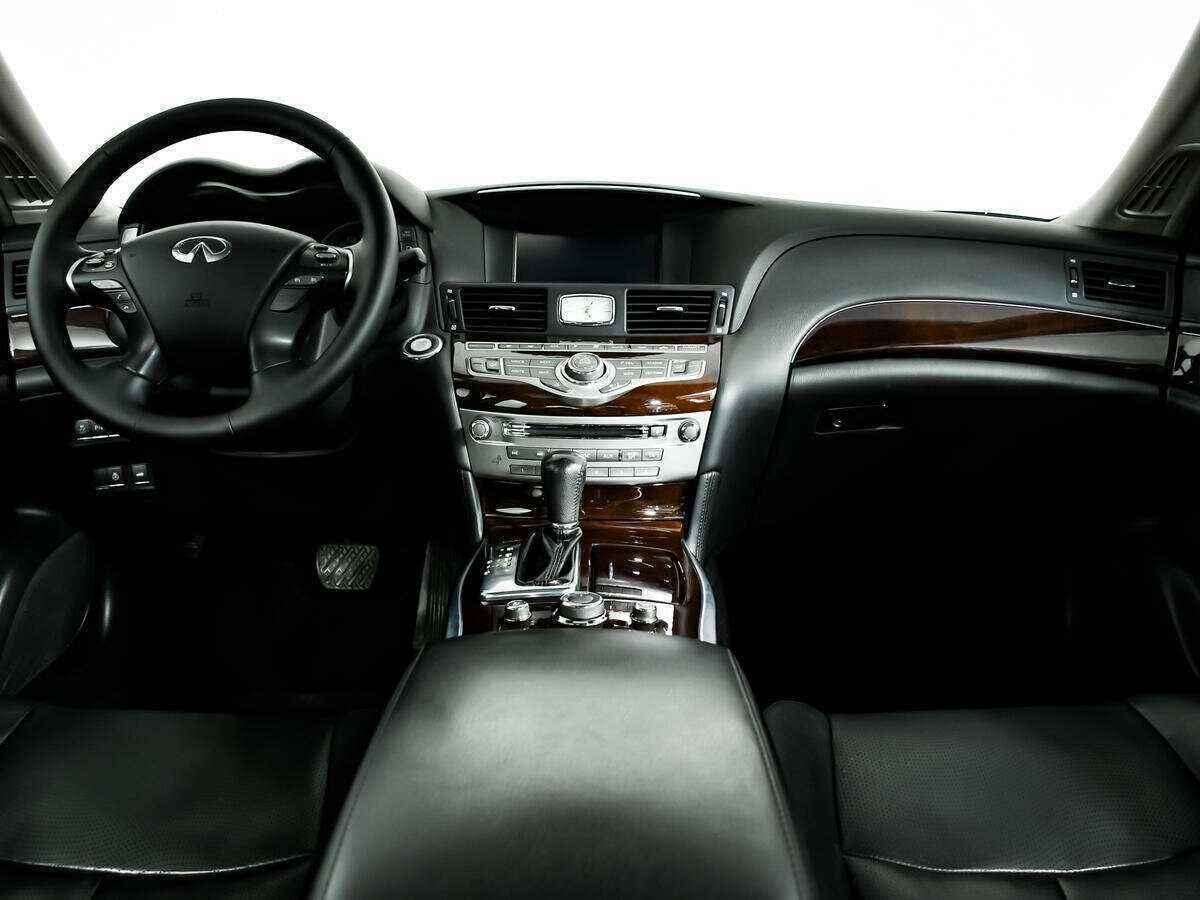 Infiniti Q70 2016 года с пробегом. Фото: #10