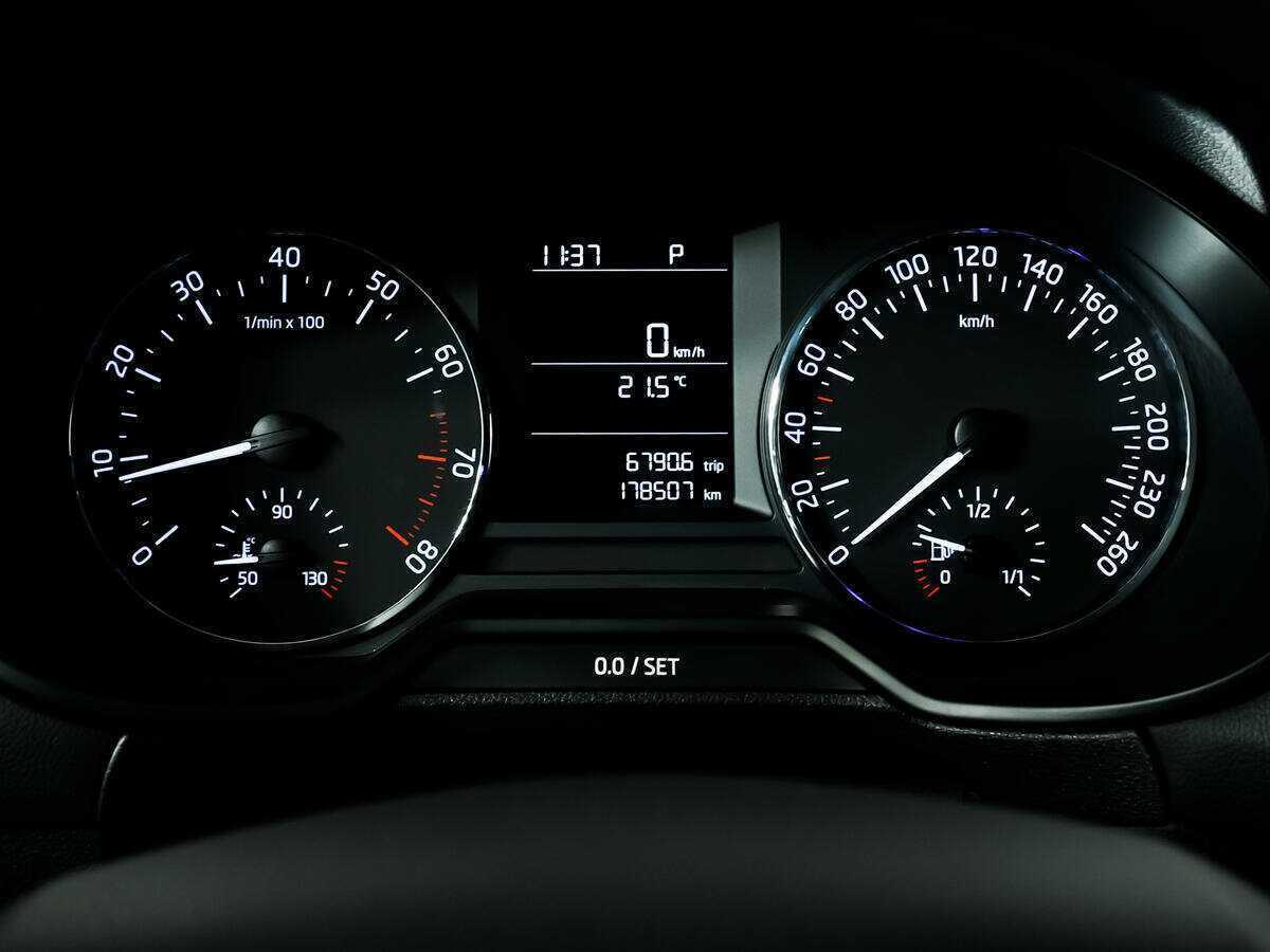 Б/У Шкода Октавия 2014 года. Фото: #9