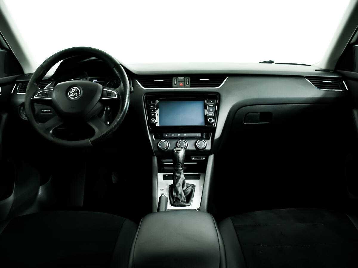 Б/У Шкода Октавия 2014 года. Фото: #10