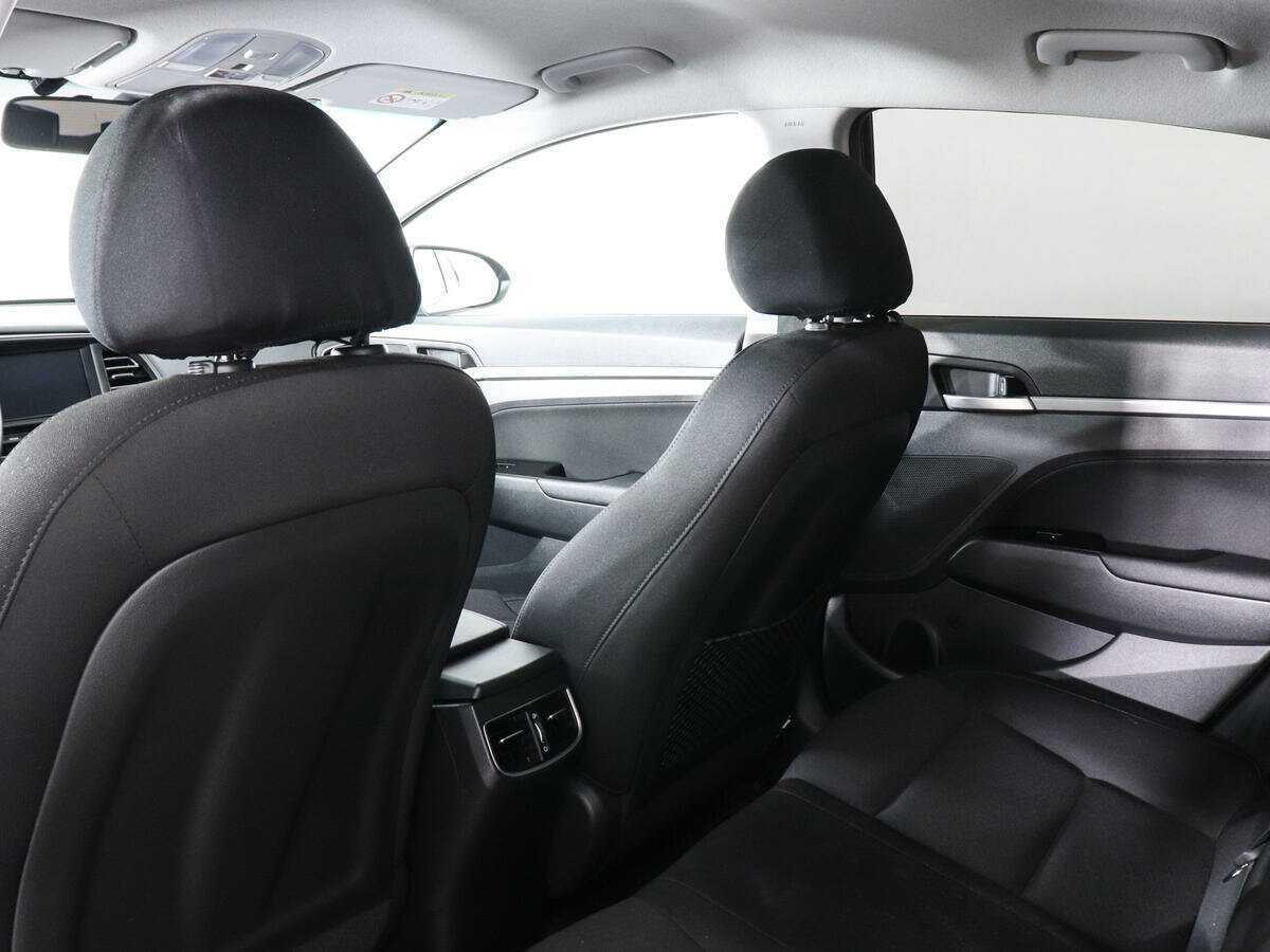Hyundai Elantra 2019 года с пробегом. Фото: #11