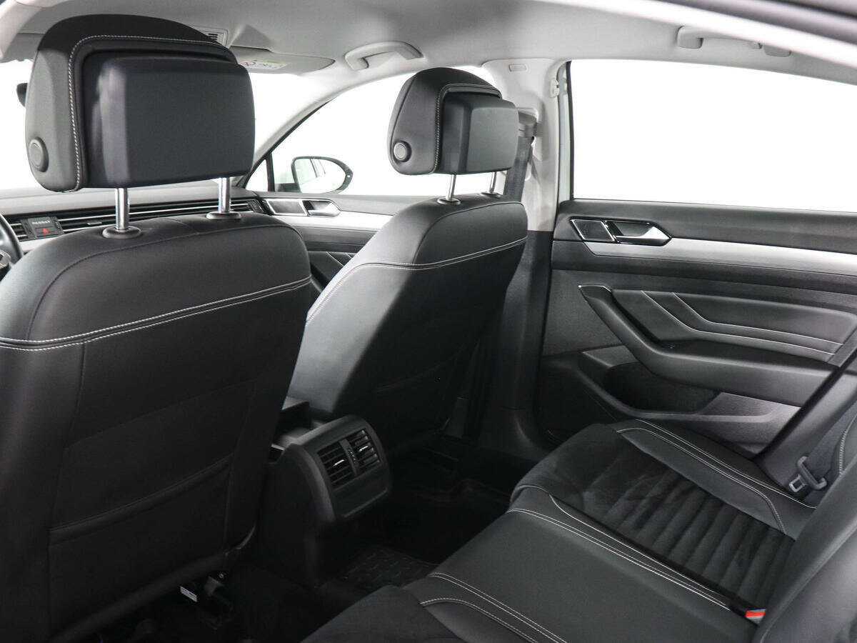 Volkswagen Passat 2020 года с пробегом. Фото: #11