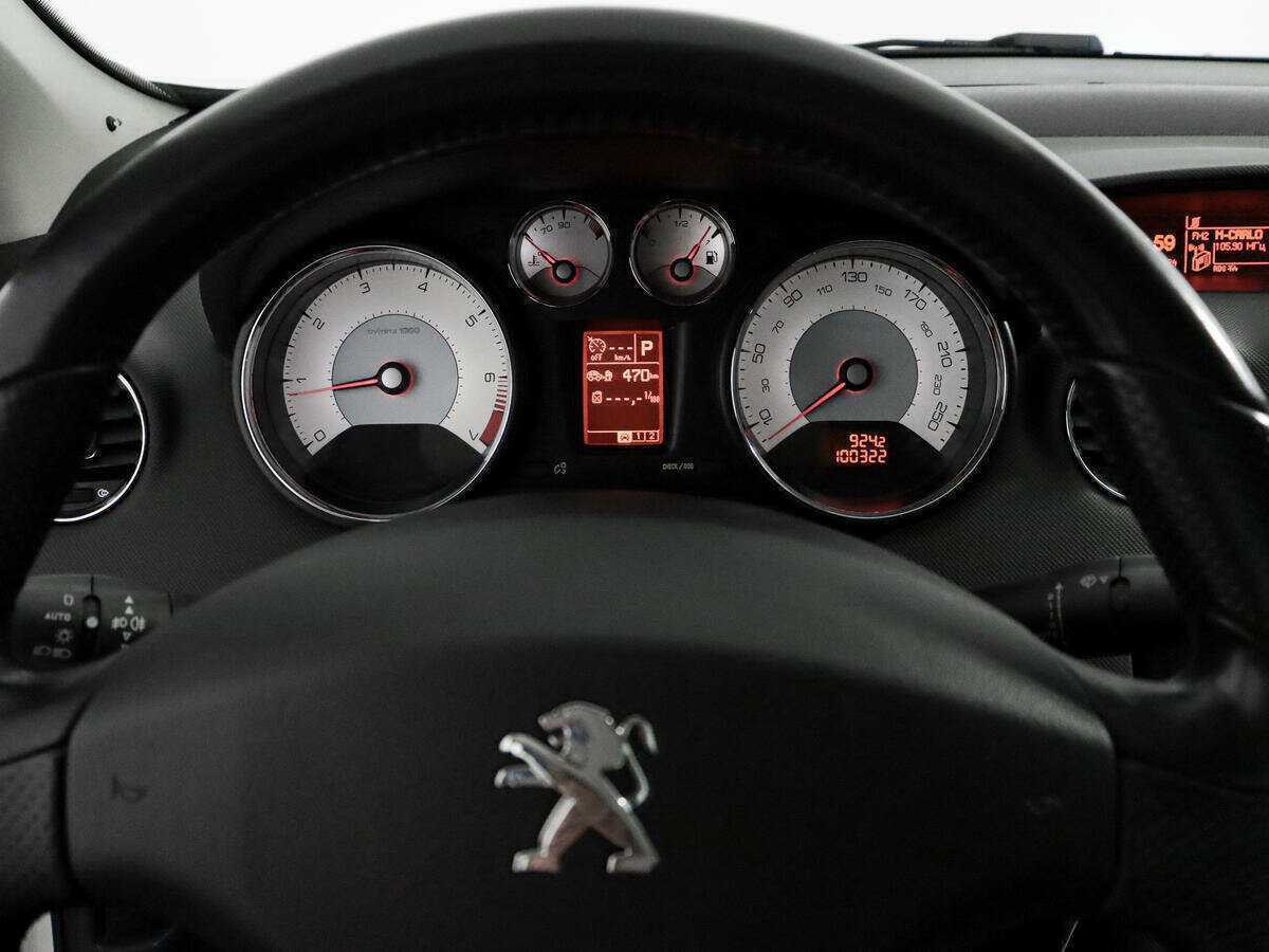 Б/У Пежо 308 2012 года. Фото: #18