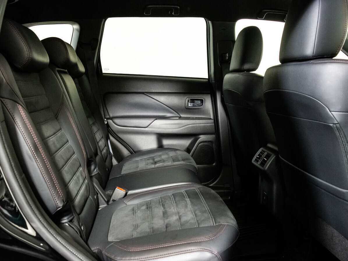 Mitsubishi Outlander 2021 года с пробегом. Фото: #17