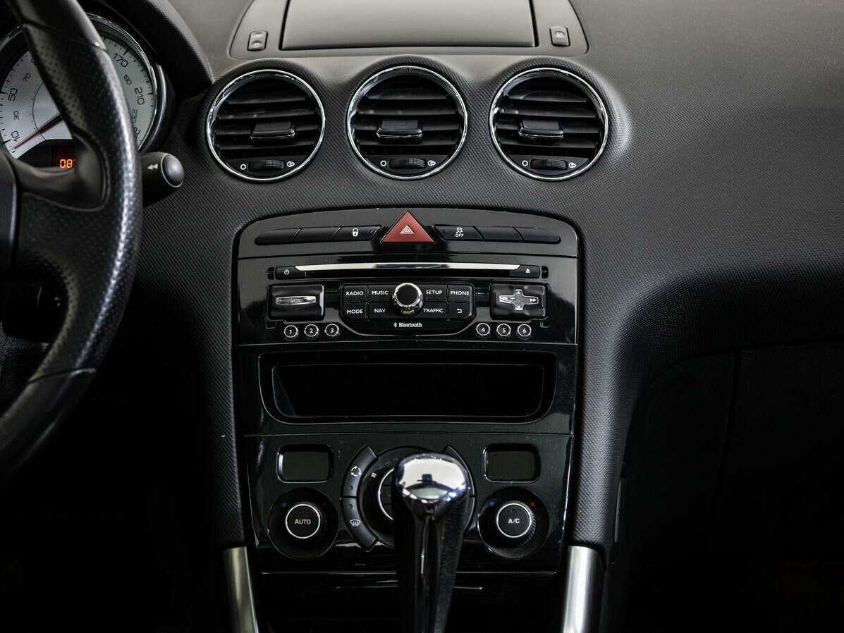 Б/У Пежо 308 2013 года. Фото: #13