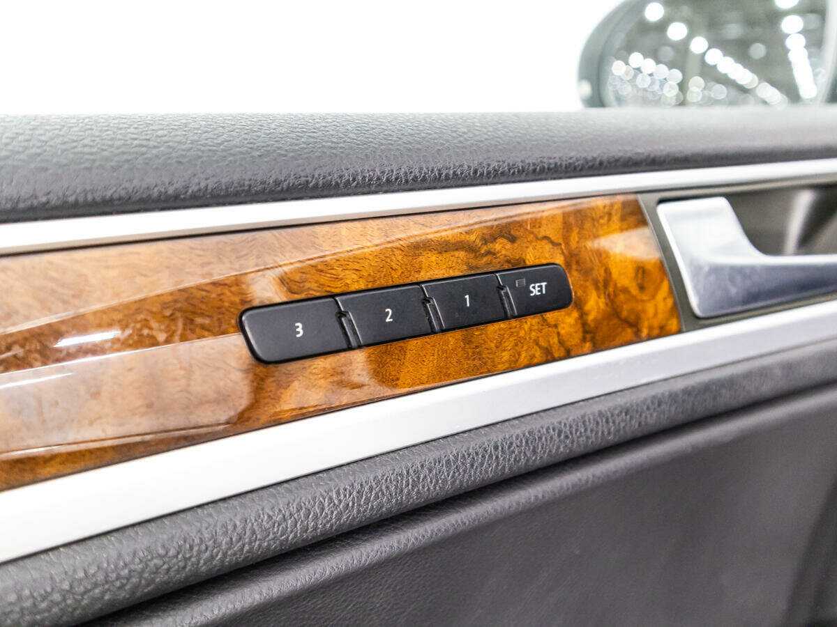 Б/У Фольксваген Туарег 2013 года. Фото: #16