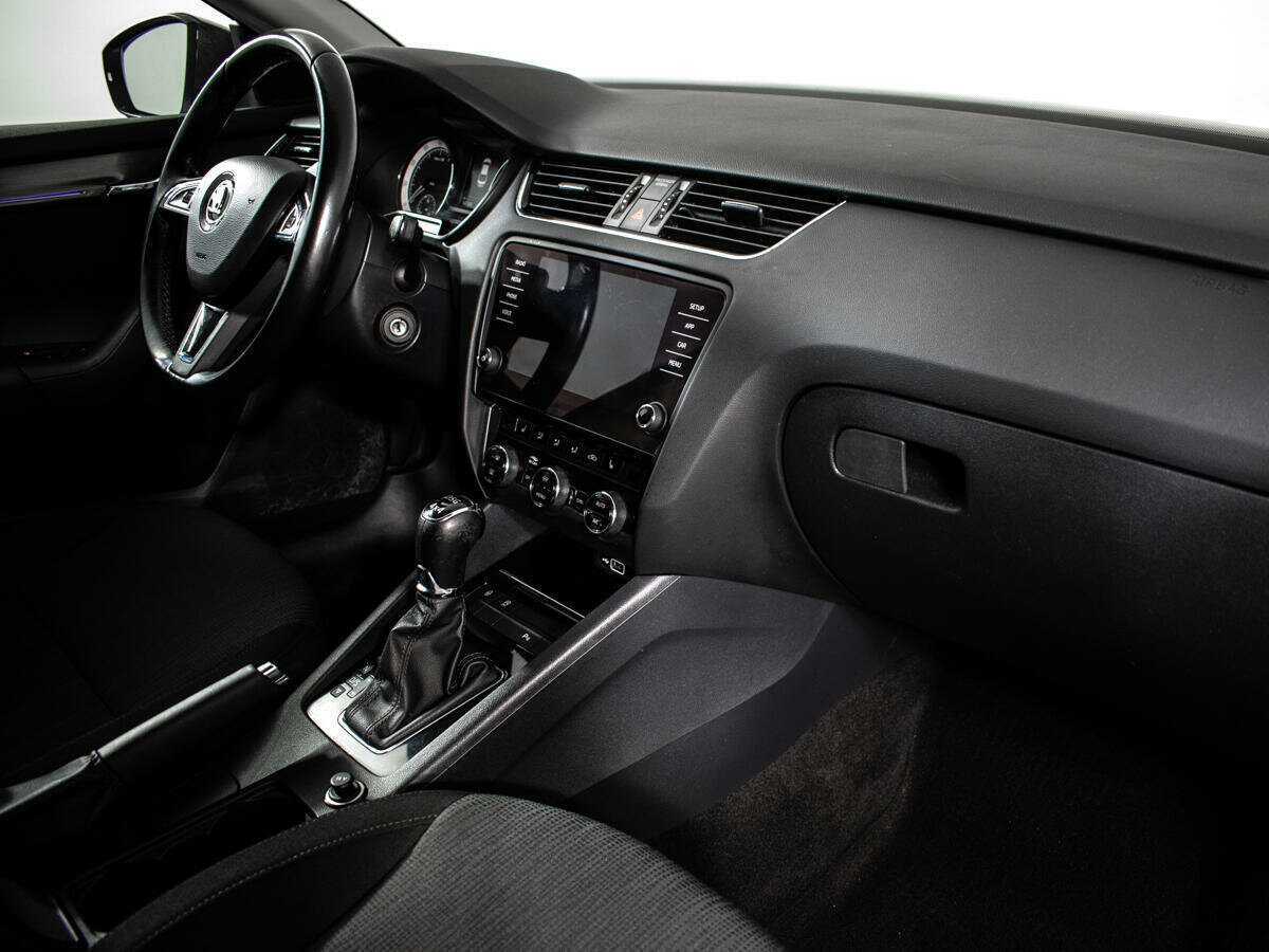 Б/У Шкода Октавия 2018 года. Фото: #5