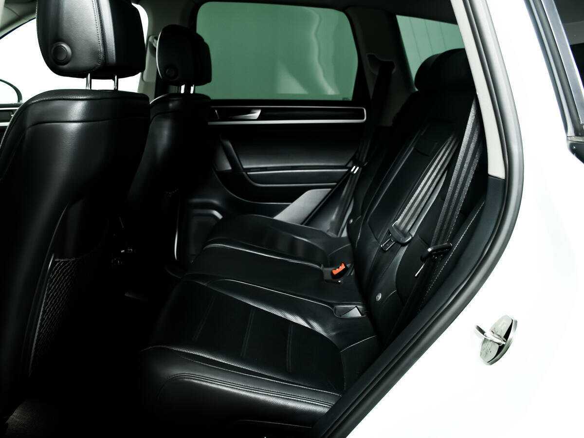 Б/У Фольксваген Туарег 2012 года. Фото: #11