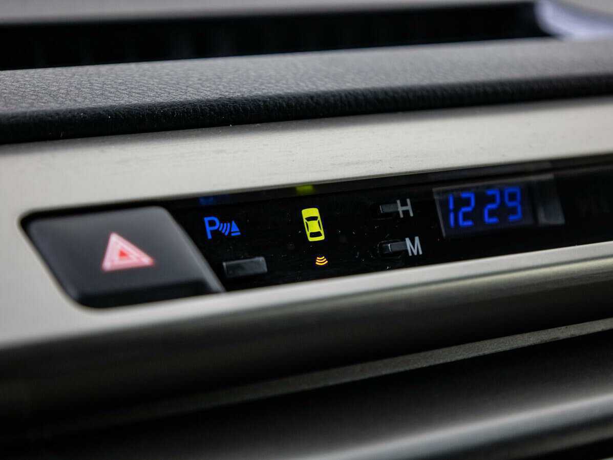 Б/У Тойота Рав4 2013 года. Фото: #13