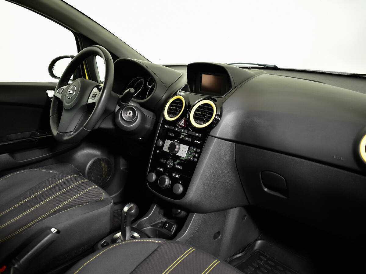 Б/У Опель Корса 2014 года. Фото: #8