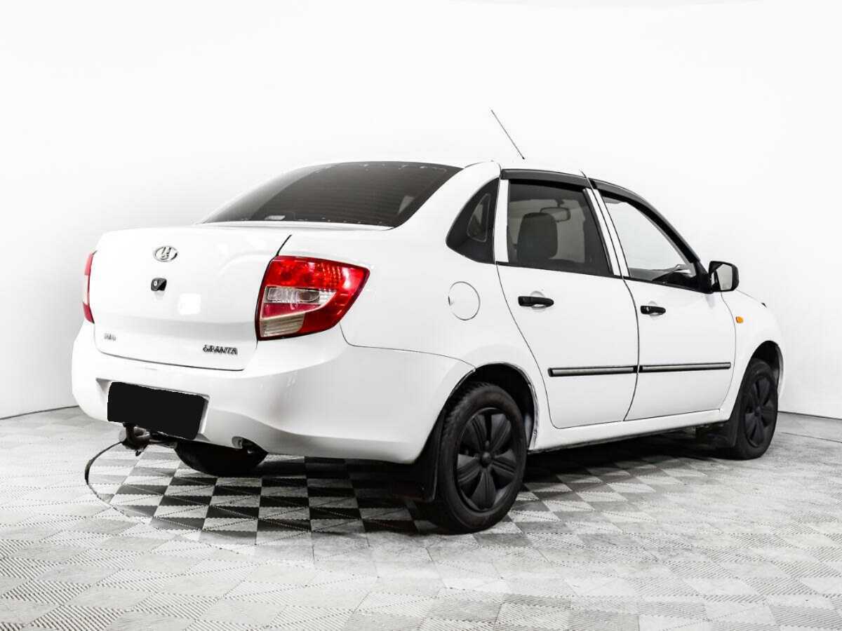 Б/У Лада (ВАЗ) Гранта 2013 года. Фото: #4