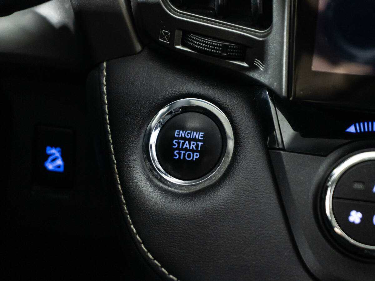 Б/У Тойота Рав4 2016 года. Фото: #16