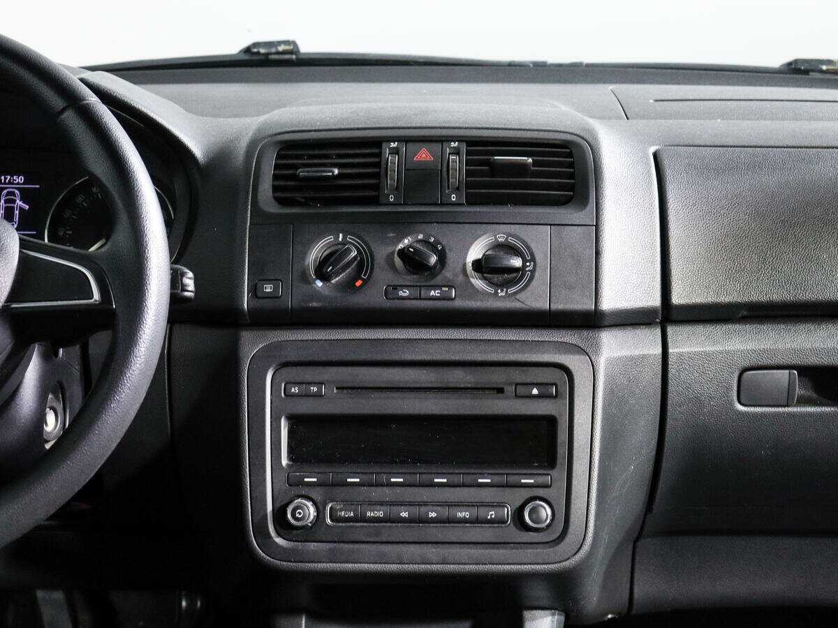 Б/У Шкода Фабия 2014 года. Фото: #11