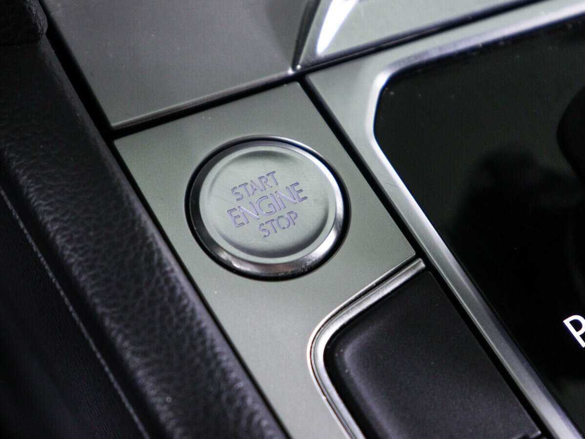 Б/У Фольксваген Пассат 2019 года. Фото: #13