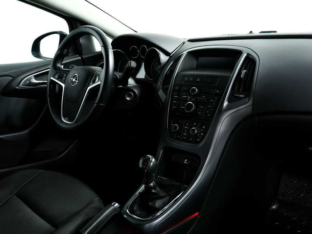 Б/У Опель Астра 2012 года. Фото: #8