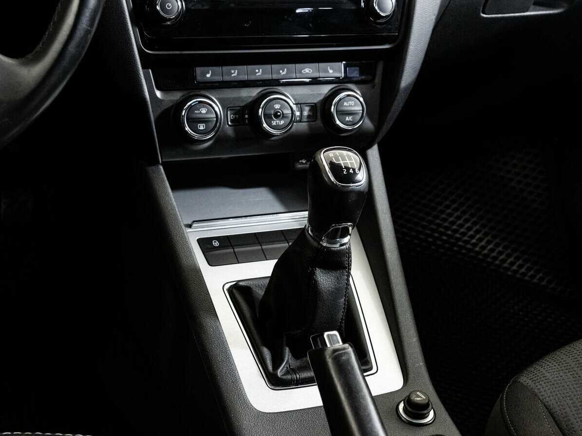 Б/У Шкода Октавия 2015 года. Фото: #10