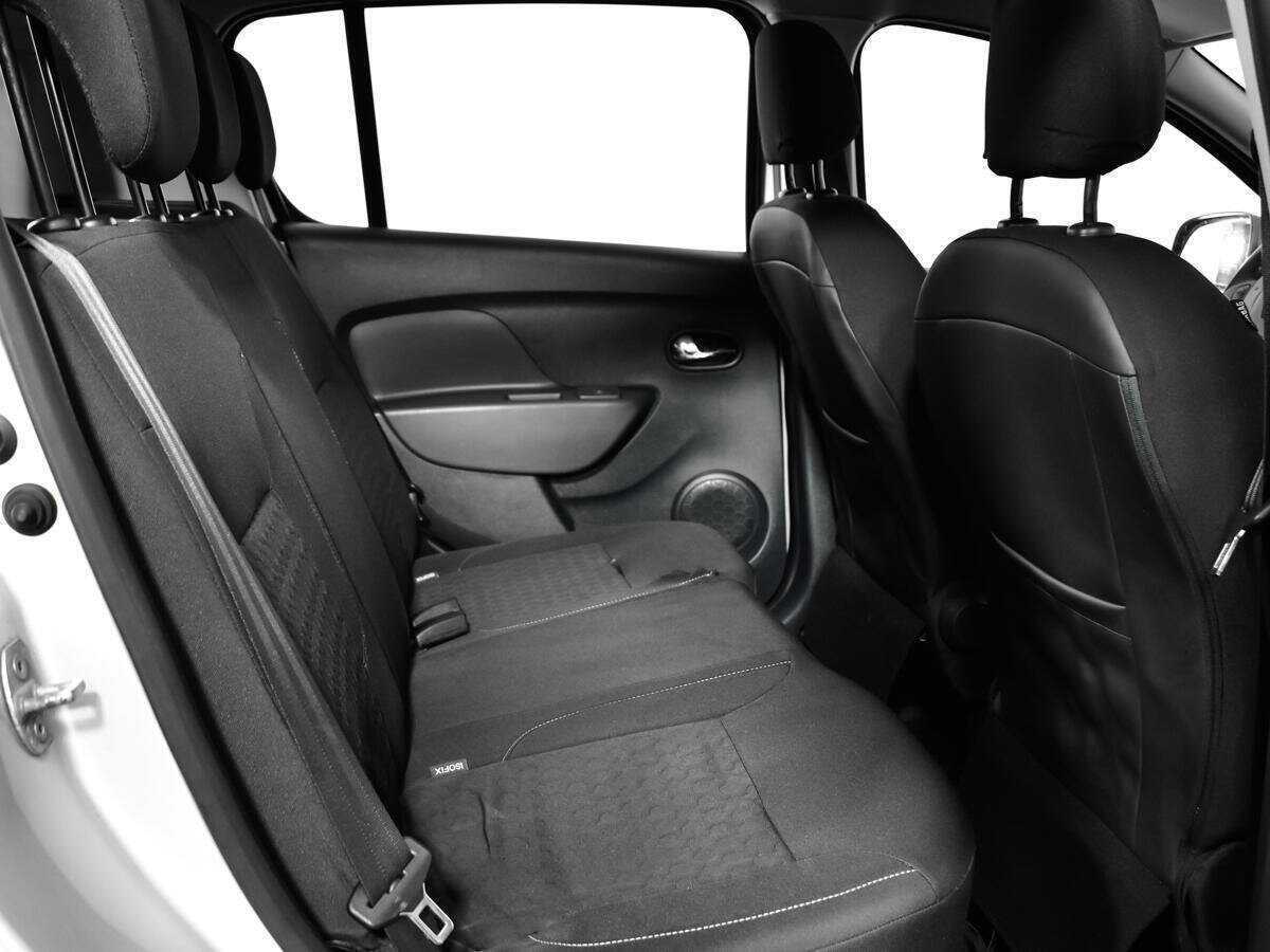 Б/У Рено Сандеро 2015 года. Фото: #9