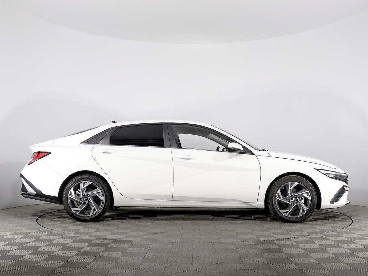 Б/У Хендай Елантра 2024 года. Фото: #3