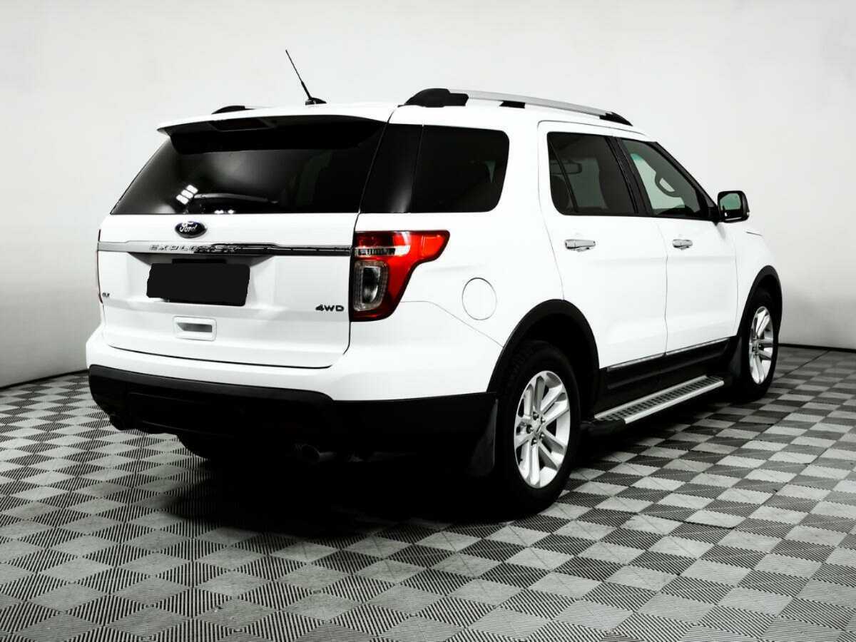 Ford Explorer 2013 года с пробегом. Фото: #4