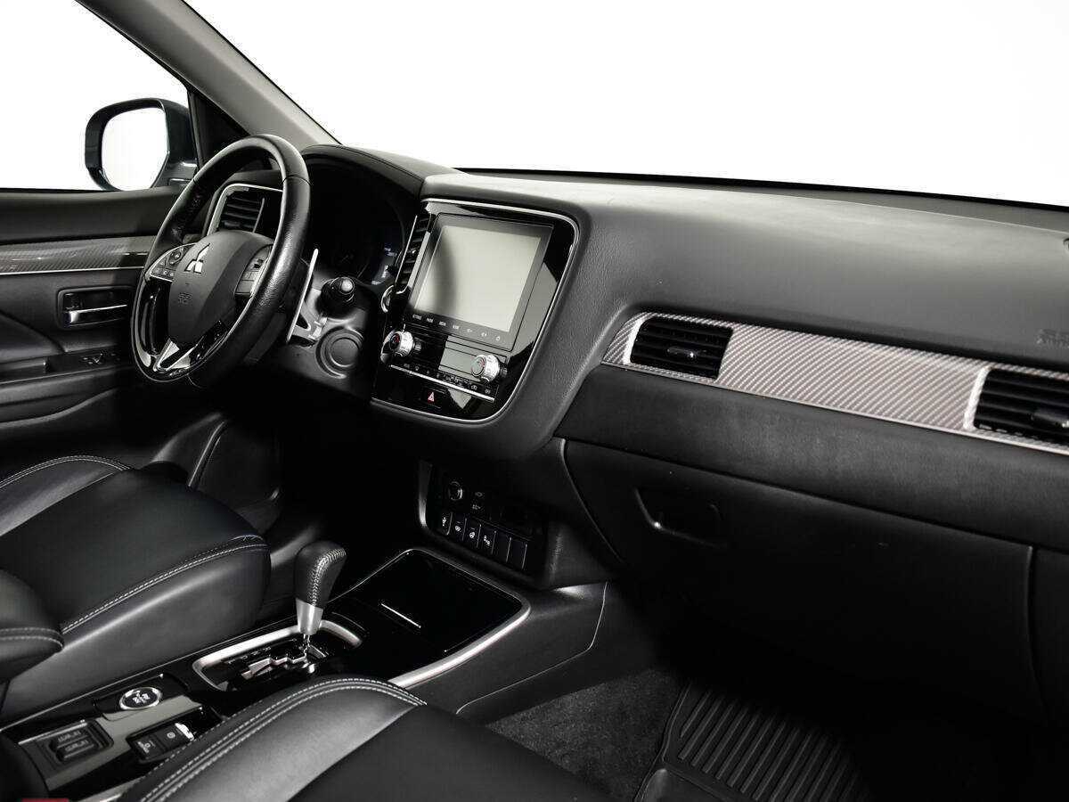 Mitsubishi Outlander 2021 года с пробегом. Фото: #8