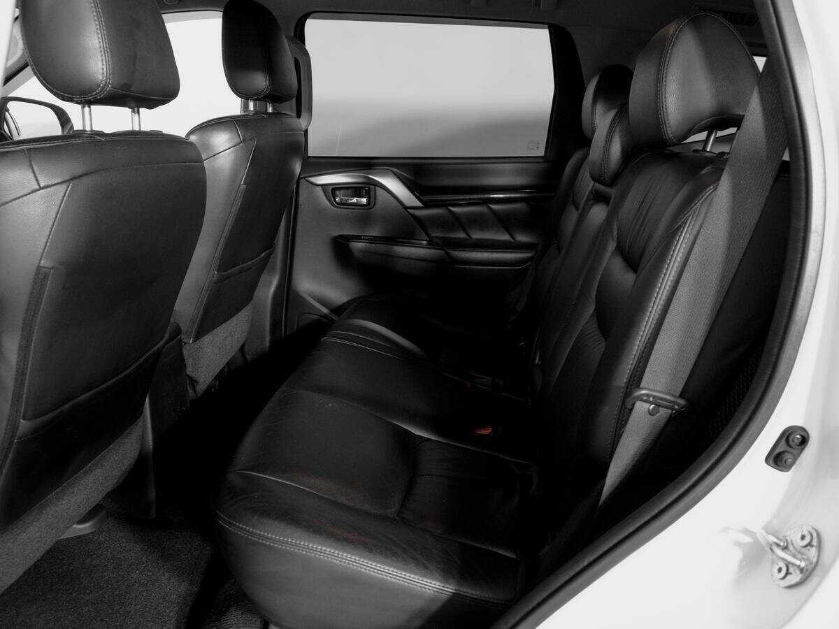 Mitsubishi Pajero Sport 2018 года с пробегом. Фото: #9