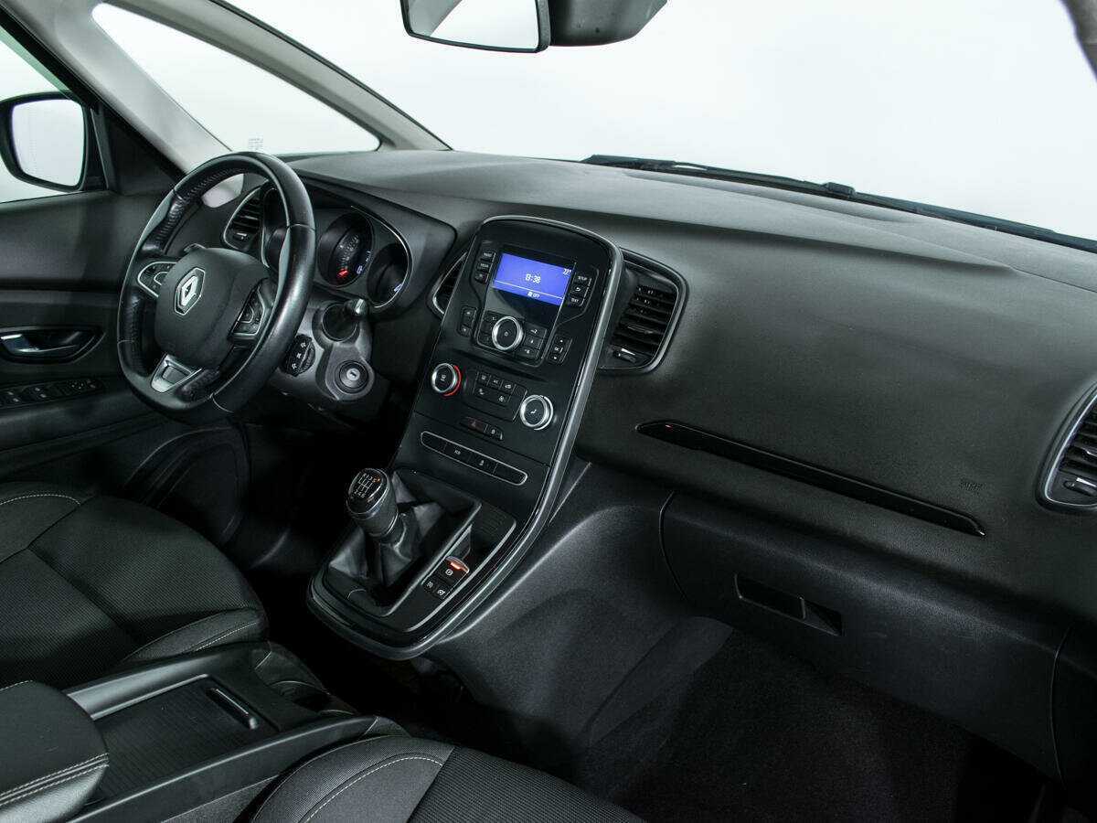Б/У Рено Сценик 2017 года. Фото: #8