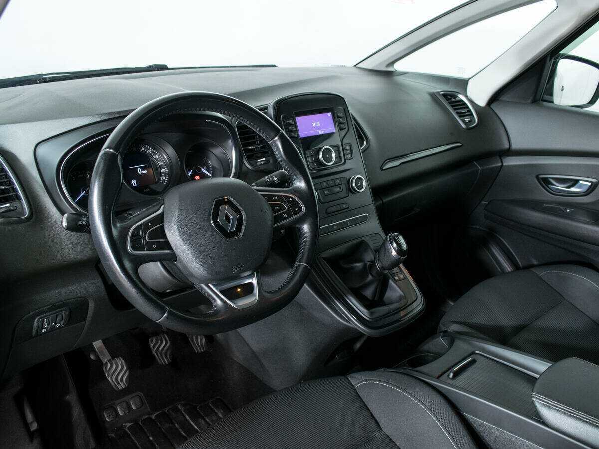 Б/У Рено Сценик 2017 года. Фото: #13