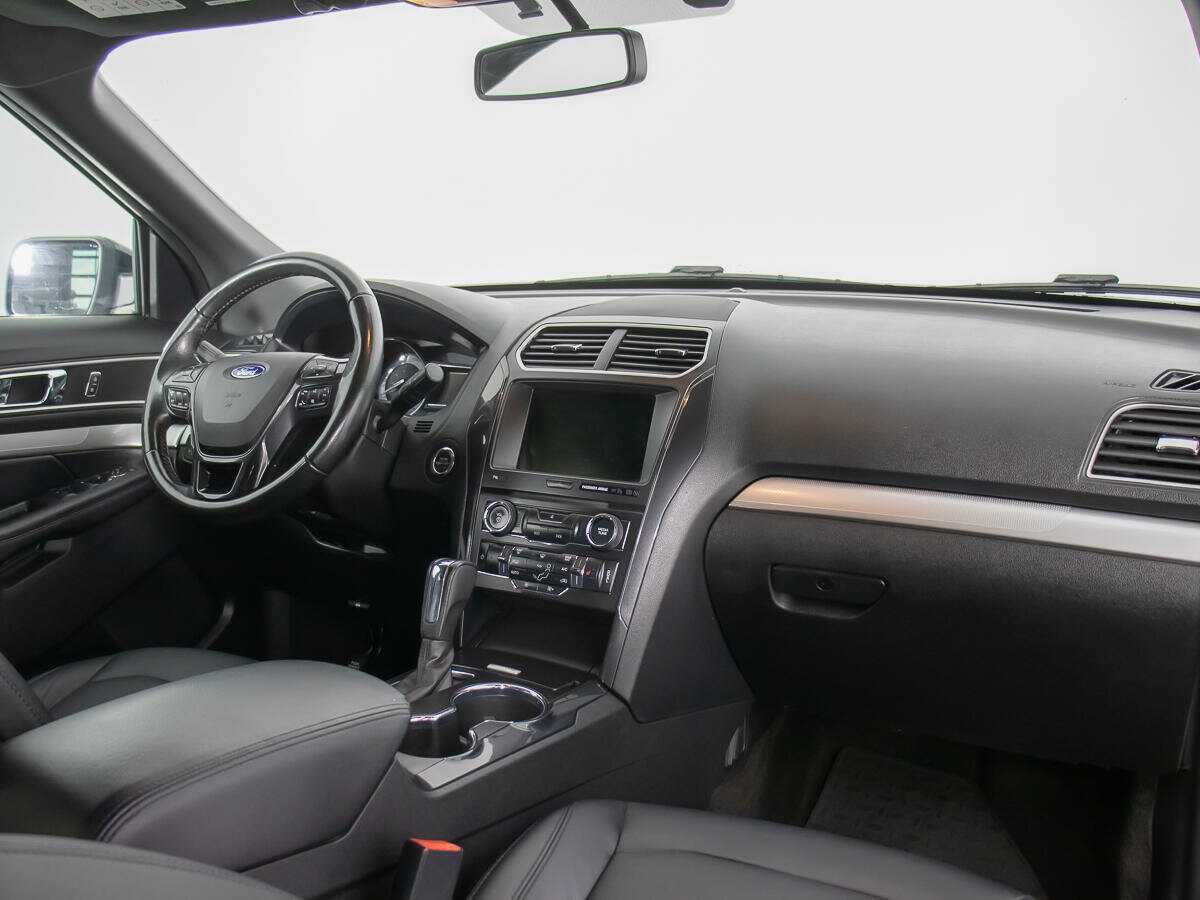 Ford Explorer 2017 года с пробегом. Фото: #9
